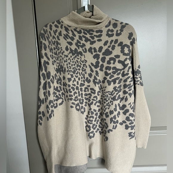 Animal Print Tunic Sweater M - Picture 2 of 3